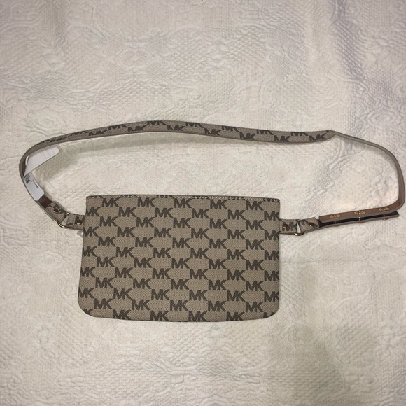 Michael Kors Wallet Belt - Picture 2 of 3